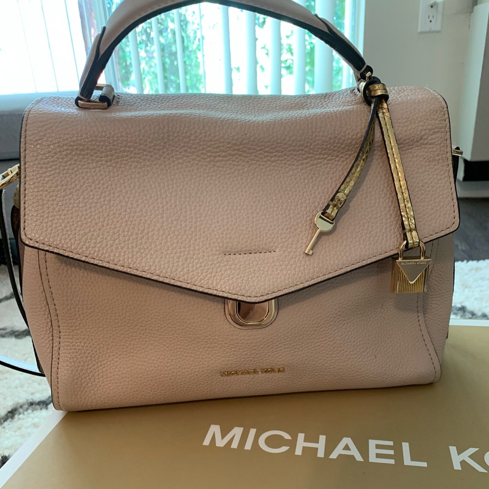 *Flash sale* Crossbody Pebbled Mercer Bag